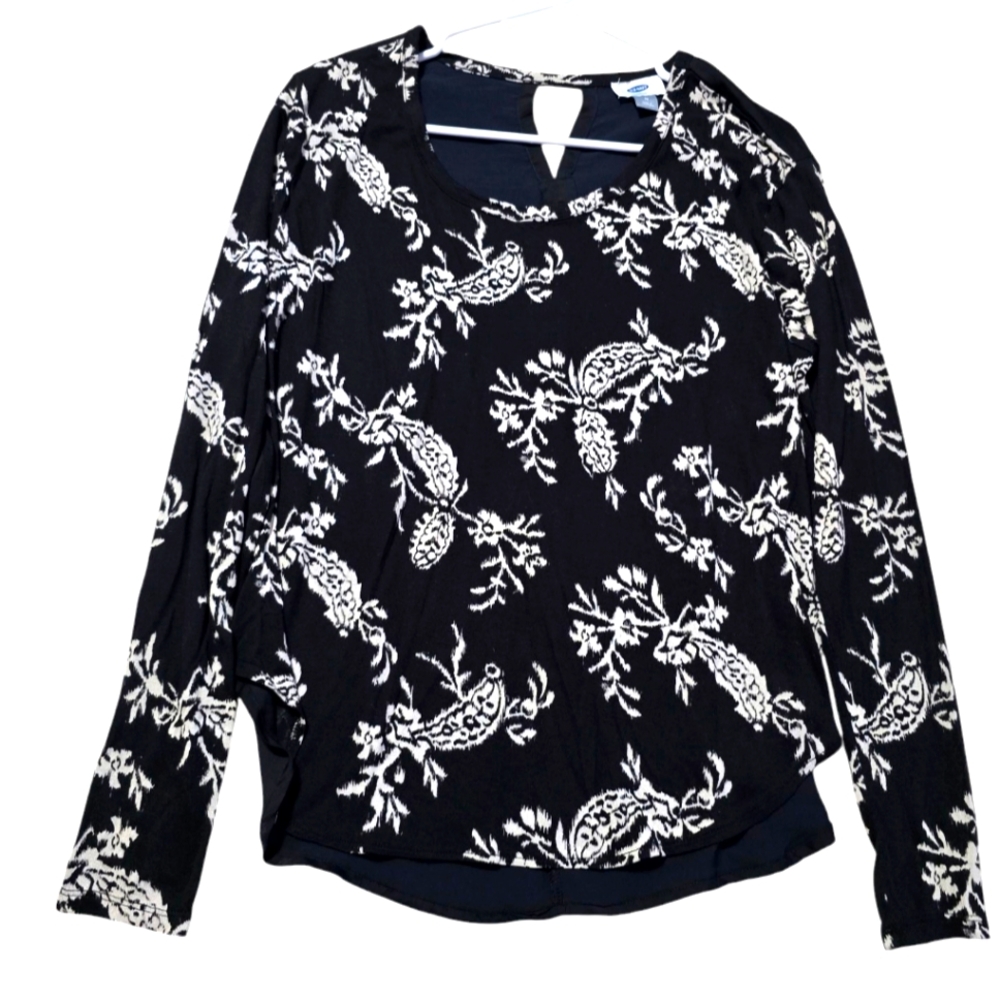 Old Navy Black and White Patterned Women's Top - Picture 1 of 7
